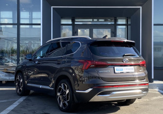 Подержанный автомобиль Hyundai Santa Fe 2021 года (7 фото)
