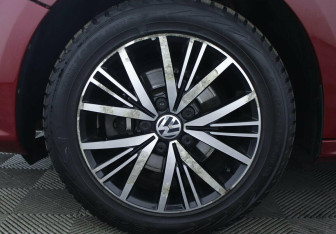 Подержанный автомобиль Volkswagen Jetta Sedan 2016 года (5 фото)