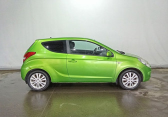 Подержанный автомобиль Hyundai i20 2009 года (8 фото)