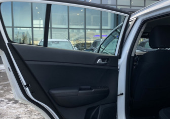 Подержанный автомобиль Kia Sportage 2020 года (26 фото)