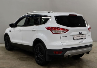 Подержанный автомобиль Ford Kuga 2014 года (7 фото)