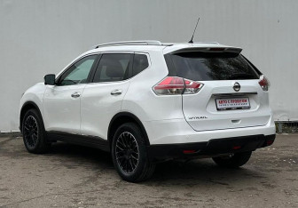 Подержанный автомобиль Nissan X-Trail 2016 года (7 фото)