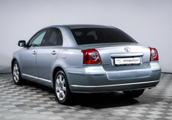 Подержанный автомобиль Toyota Avensis Sedan 2007 года (7 фото)
