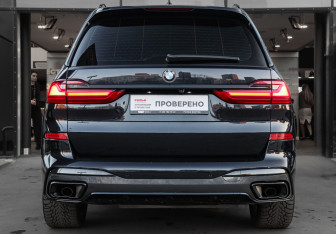 Подержанный автомобиль BMW X7 2019 года (5 фото)
