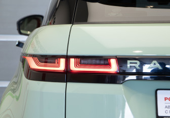 Подержанный автомобиль Land Rover Range Rover Evoque 2020 года (37 фото)