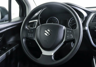 Подержанный автомобиль Suzuki SX4 Hatchback 2018 года (12 фото)