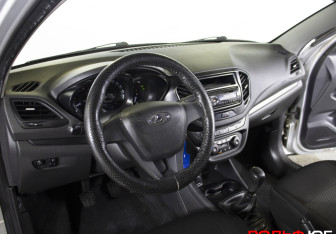 Подержанный автомобиль LADA (ВАЗ) Vesta Sedan 2017 года (9 фото)