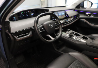 Подержанный автомобиль Changan UNI-K 2023 года (7 фото)