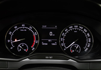 Подержанный автомобиль Skoda Superb Liftback 2019 года (13 фото)