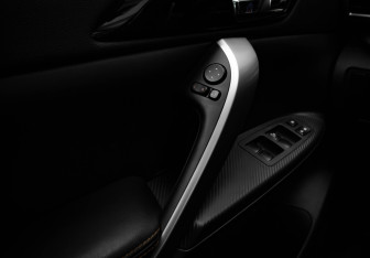 Подержанный автомобиль Mitsubishi Eclipse Cross 2018 года (14 фото)