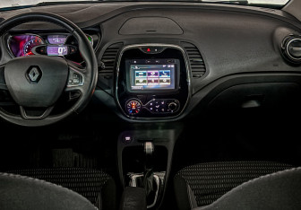 Подержанный автомобиль Renault Kaptur 2017 года (16 фото)