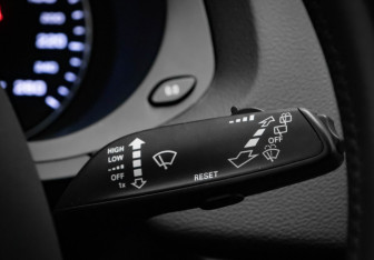 Подержанный автомобиль Audi Q3 2014 года (16 фото)