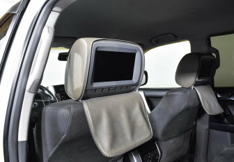 Подержанный автомобиль Toyota Land Cruiser Prado 2012 года (15 фото)