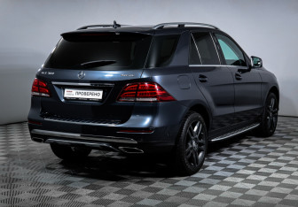 Подержанный автомобиль Mercedes-Benz GLE 2015 года (5 фото)