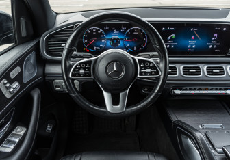Подержанный автомобиль Mercedes-Benz GLE 2021 года (10 фото)