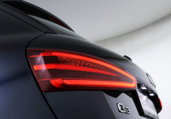 Подержанный автомобиль Audi Q3 2014 года (20 фото)