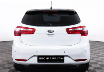 Подержанный автомобиль Kia Rio Hatchback 2012 года (6 фото)
