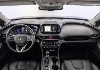 Подержанный автомобиль Hyundai Santa Fe 2019 года (14 фото)