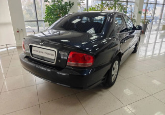 Подержанный автомобиль Hyundai Sonata 2005 года (5 фото)