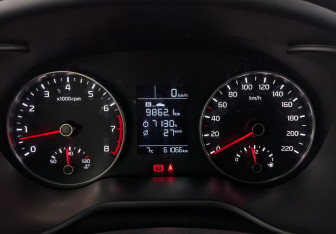 Подержанный автомобиль Kia Rio Sedan 2018 года (16 фото)