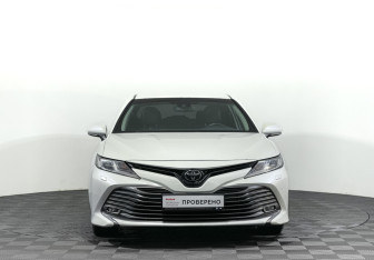 Подержанный автомобиль Toyota Camry Sedan 2018 года (2 фото)