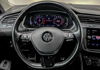 Подержанный автомобиль Volkswagen Tiguan 2019 года (21 фото)