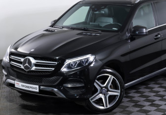 Подержанный автомобиль Mercedes-Benz GLE 2015 года (24 фото)