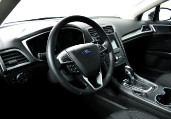 Подержанный автомобиль Ford Mondeo Sedan 2017 года (11 фото)