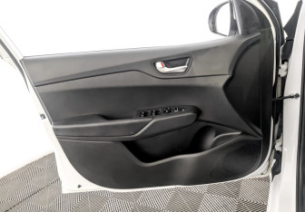 Подержанный автомобиль Hyundai Solaris Sedan 2021 года (19 фото)