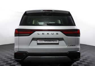 Подержанный автомобиль Lexus LX 2022 года (6 фото)