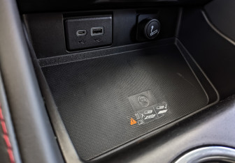 Подержанный автомобиль Chevrolet Tahoe 2024 года (26 фото)