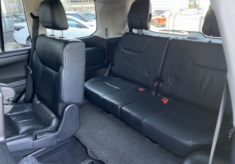 Подержанный автомобиль Lexus LX 2014 года (33 фото)