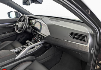 Подержанный автомобиль Geely Tugella 2023 года (11 фото)