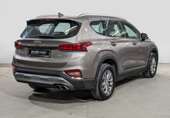 Подержанный автомобиль Hyundai Santa Fe 2020 года (5 фото)