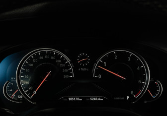 Подержанный автомобиль BMW X3 2017 года (13 фото)