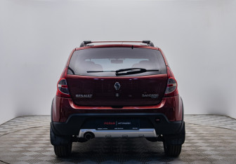 Подержанный автомобиль Renault Sandero 2012 года (4 фото)