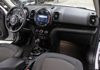 Подержанный автомобиль MINI Countryman 2019 года (11 фото)
