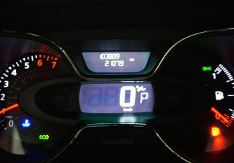 Подержанный автомобиль Renault Kaptur 2017 года (14 фото)