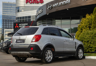 Подержанный автомобиль Opel Antara 2012 года (4 фото)