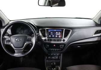 Подержанный автомобиль Hyundai Solaris Sedan 2019 года (8 фото)