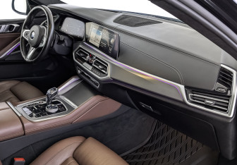 Подержанный автомобиль BMW X6 2021 года (13 фото)