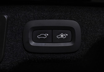 Подержанный автомобиль Volvo S90 2019 года (16 фото)