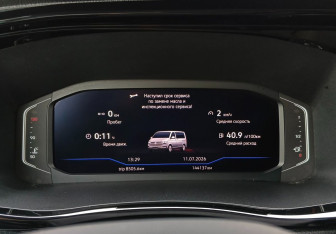 Подержанный автомобиль Volkswagen Multivan 2020 года (25 фото)