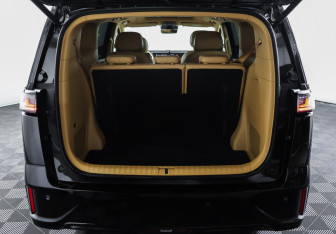 Подержанный автомобиль Voyah Dream 2023 года (10 фото)