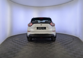 Подержанный автомобиль Nissan Murano Suv 2022 года (6 фото)