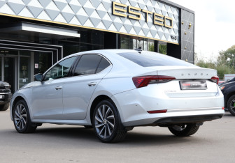 Подержанный автомобиль Skoda Octavia Liftback 2020 года (7 фото)