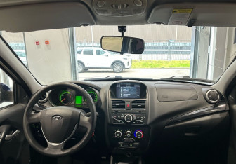 Подержанный автомобиль LADA (ВАЗ) Kalina Hatchback 2013 года (14 фото)