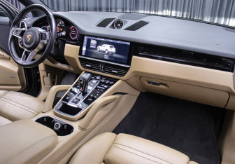 Подержанный автомобиль Porsche Cayenne 2020 года (11 фото)