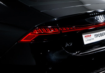 Подержанный автомобиль Audi A7 2021 года (16 фото)