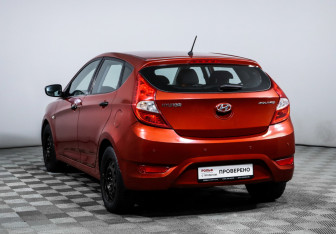 Подержанный автомобиль Hyundai Solaris Hatchback 2013 года (7 фото)